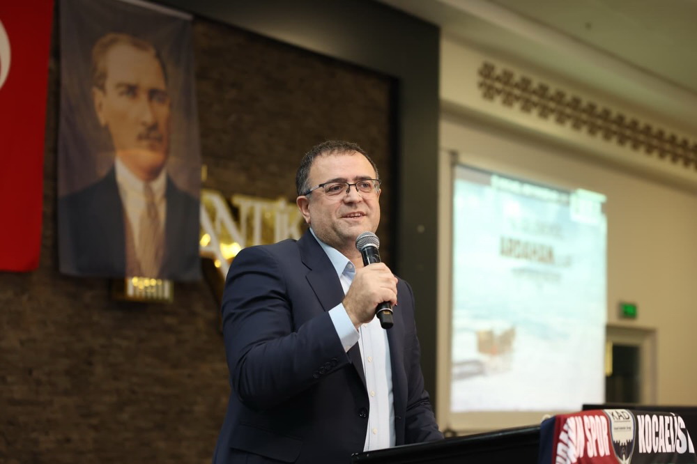 Ba�kan G�k�e STK�lar� Yaln�z B�rakm�yor	