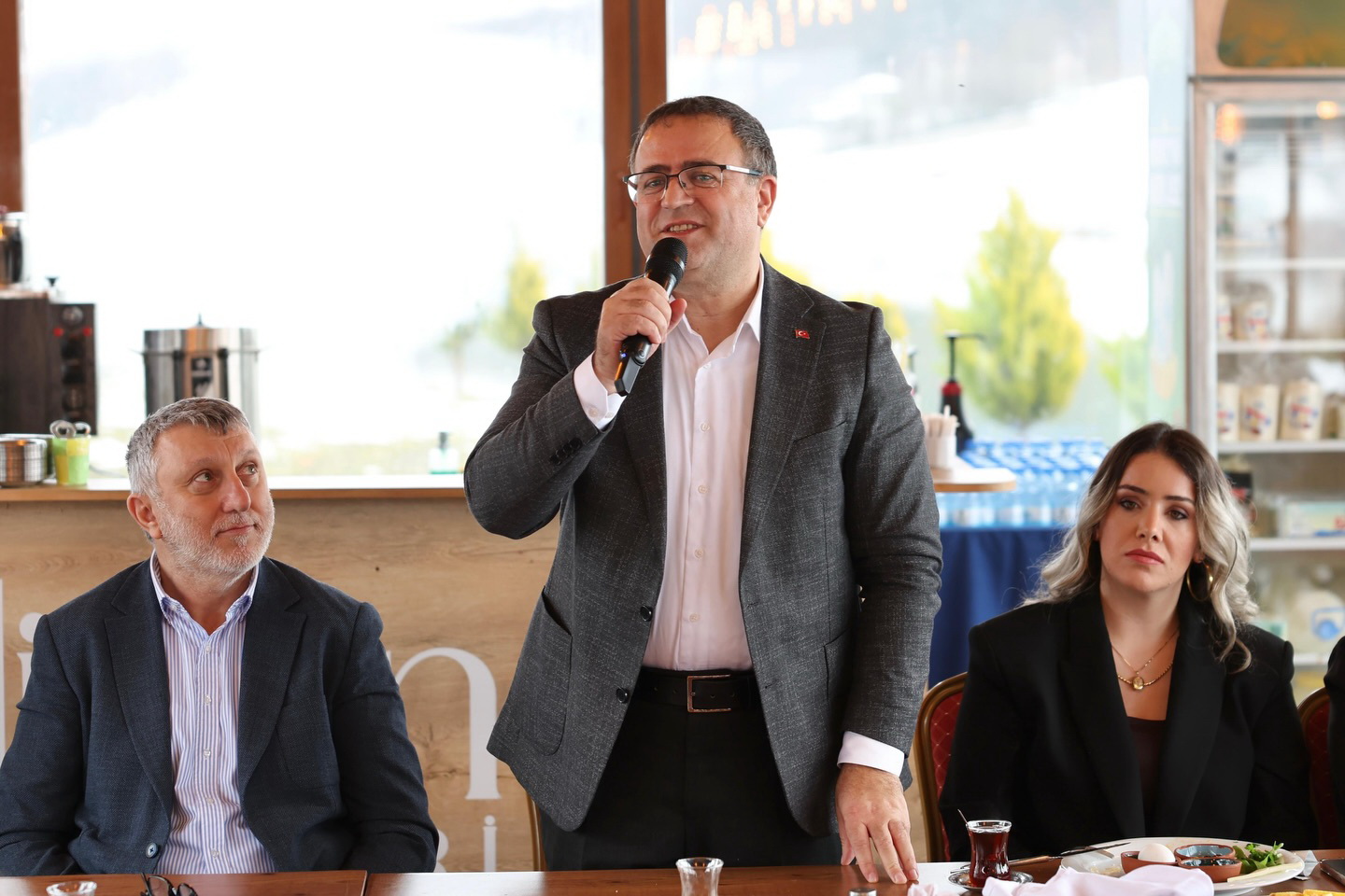 Derince Belediyesi�nden Firmalarla G��l� �� Birli�i