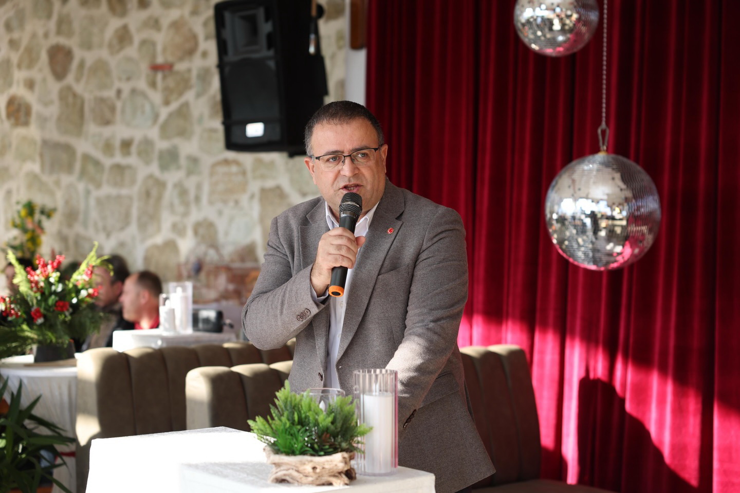 Ba�kan G�k�e, STK�lar�n Yan�nda