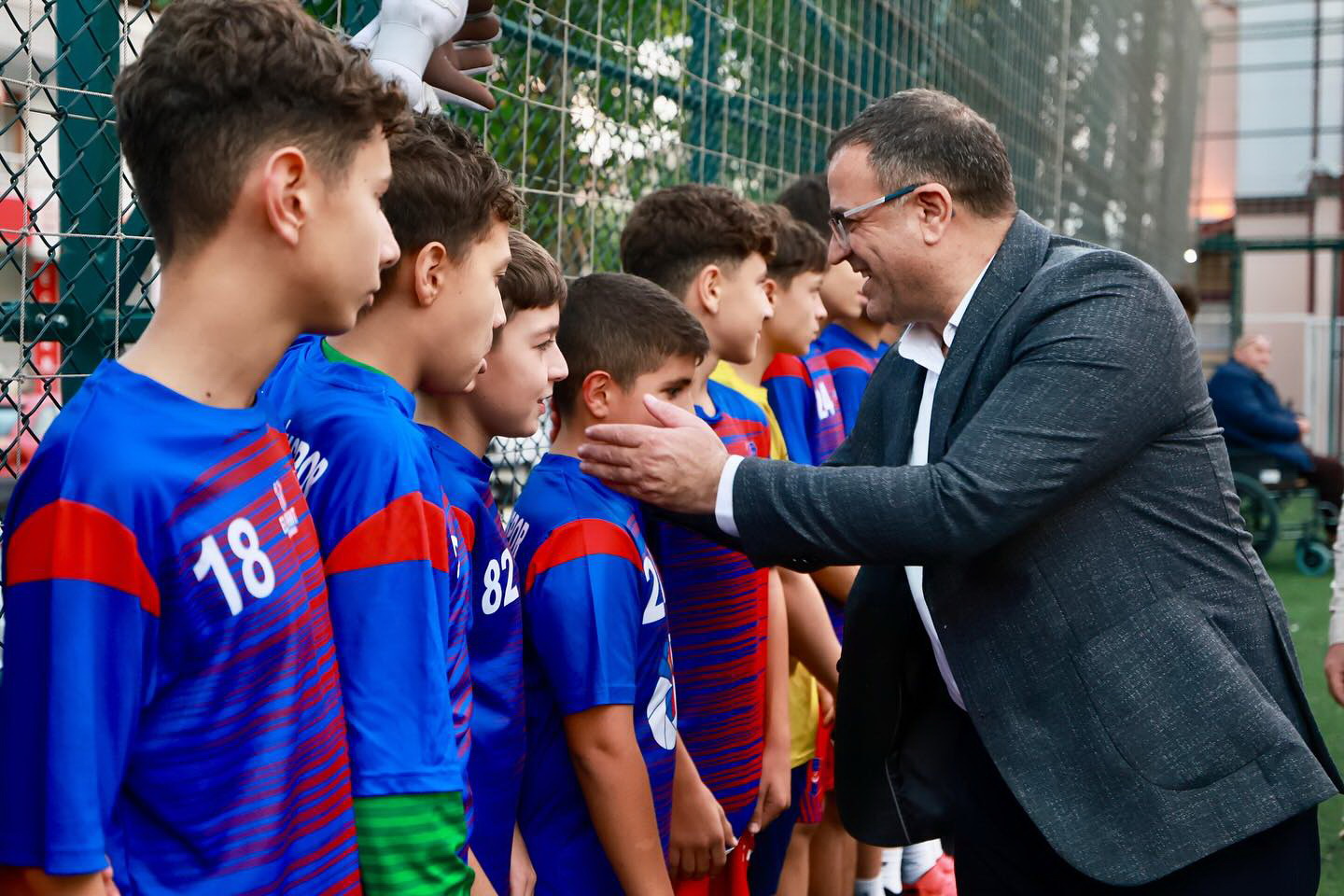 Bakan Gke, Sporun ve Genliin Yannda