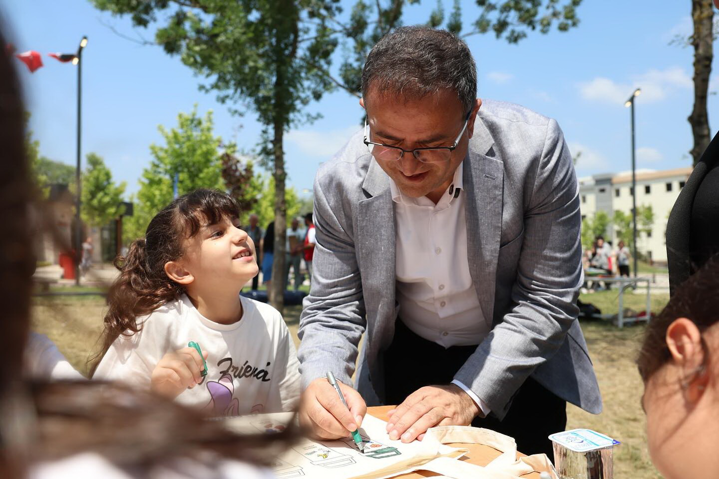 evre Bilinci enliklerle Byyor