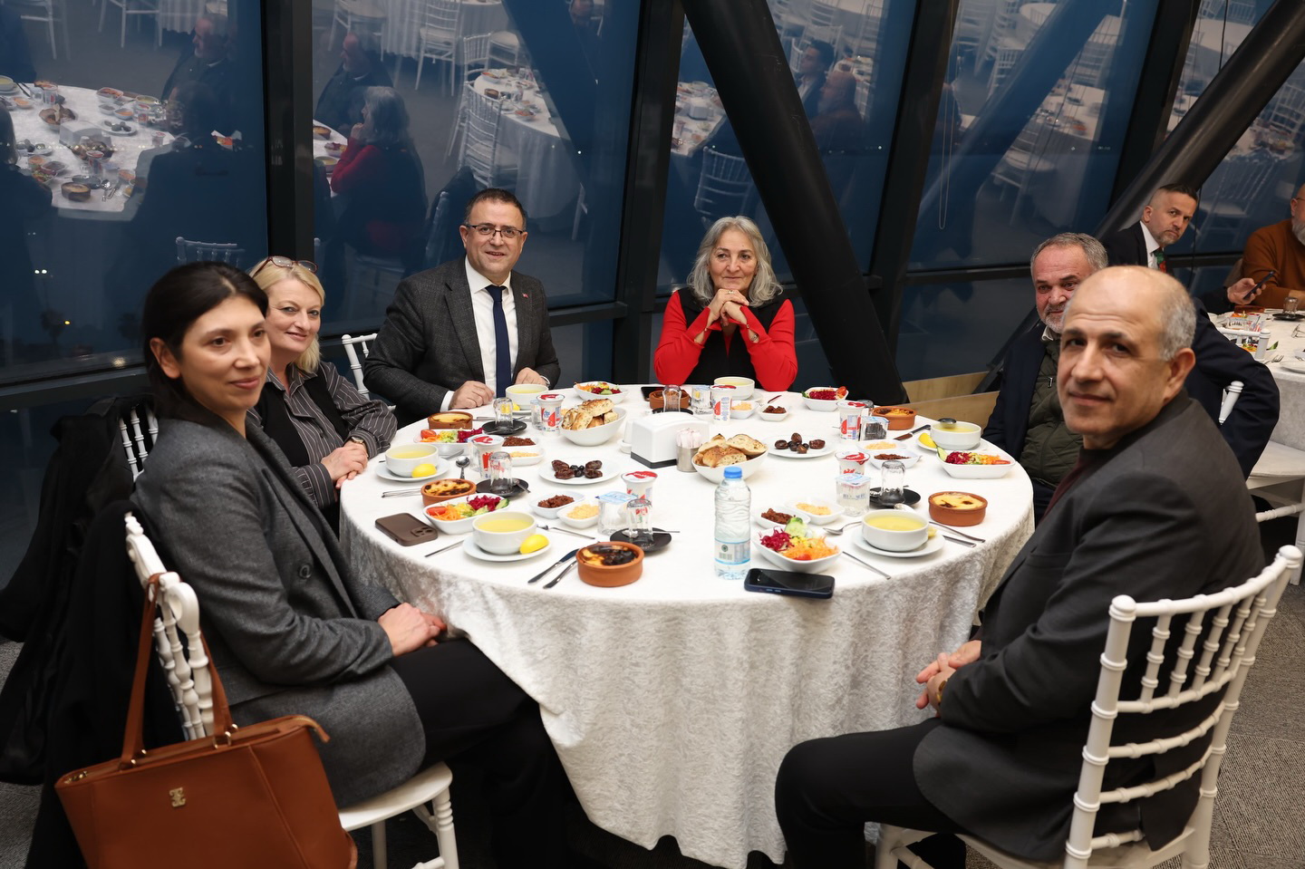 Derince Belediye Meclisi �ftar Sofras�nda Bulu�tu