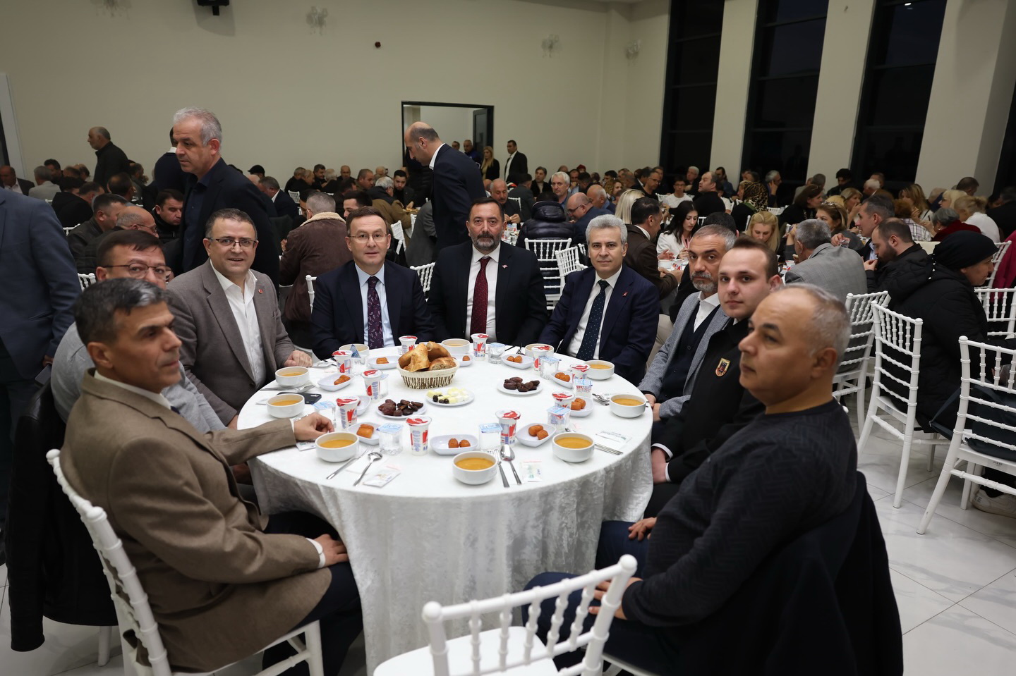 Kentin T�m Renkleri Ayn� Sofrada