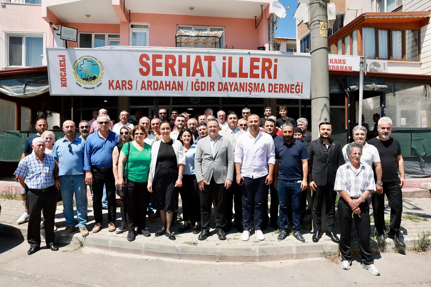 Bakan Gke Sivil Toplumun Yannda